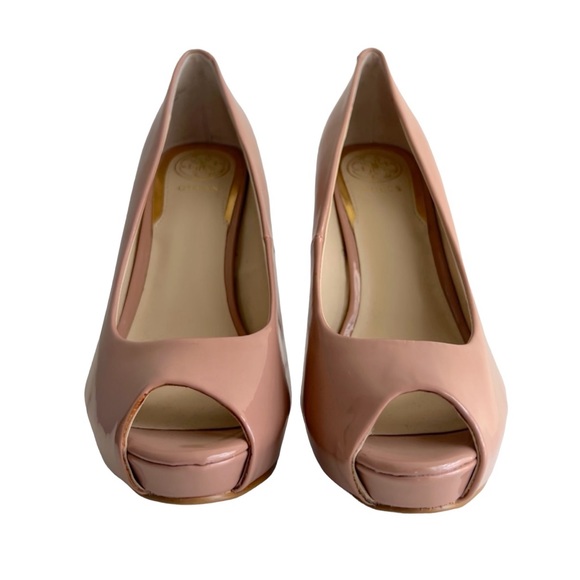 GUESS Pink Shiny Patent Leather 4.5” Open Toe Pump Size 8M - Picture 4 of 5